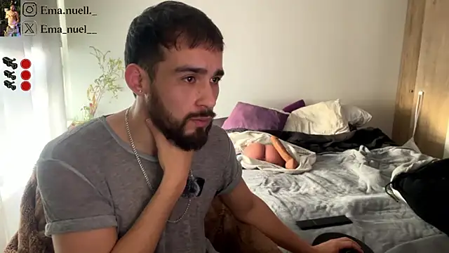 Snapshot of Emanuell__ chatting on May 16, 8:07 pm Emanuell online show from May 16, 8:07 pm