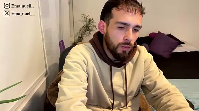 Snapshot of Emanuell__ chatting on May 19, 1:56 am Emanuell online show from May 19, 1:56 am