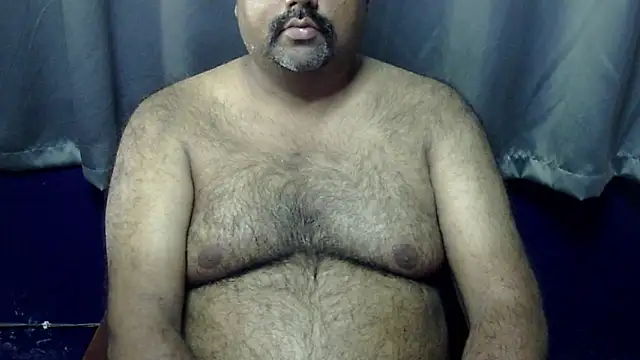 Snapshot of hairysubcub_70 chatting on June 14, 9:22 am hairysubcub 70 online show from June 14, 9:22 am