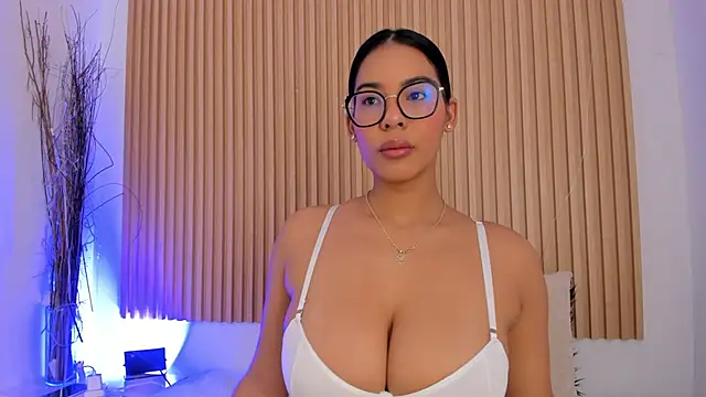 Snapshot of GenesisRuiz chatting on June 29, 10:48 am GenesisRuiz online show from June 29, 10:48 am