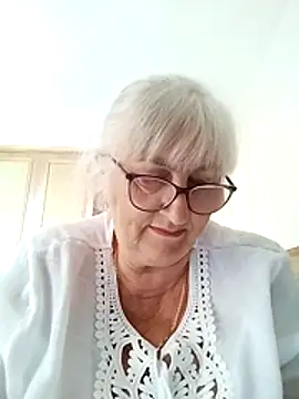 Snapshot of LolkaAlyss chatting on June 26, 1:37 pm LolkaAlyss online show from June 26, 1:37 pm