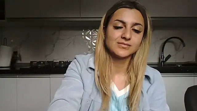 NicolePlay online show from June 15, 5:53 am