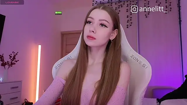 Snapshot of Annelitt chatting on December 16, 8:14 pm Annelitt online show from December 16, 8:14 pm