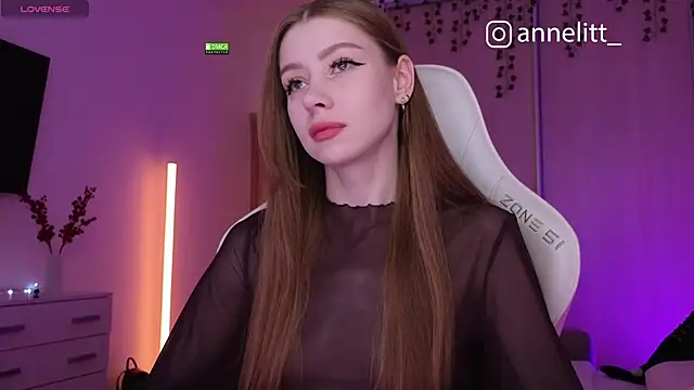 Snapshot of Annelitt chatting on December 19, 9:22 pm Annelitt online show from December 19, 9:22 pm