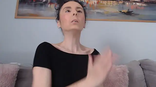 cleophee online show from April 18, 7:01 am