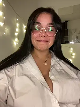 -Camila online show from May 16, 4:42 am