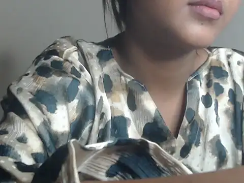 NancyRuvi online show from April 25, 4:37 pm