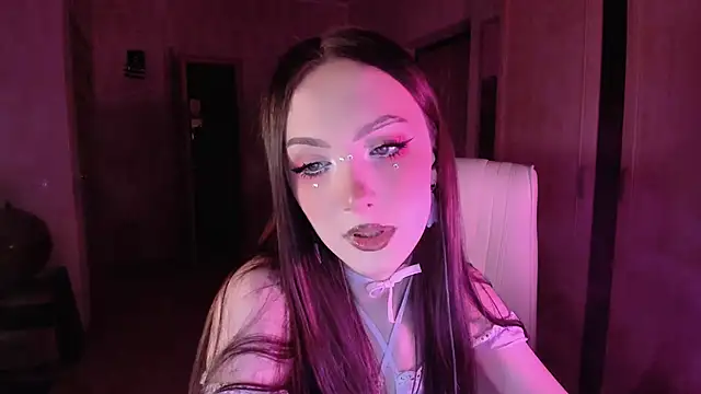 Alice  Aris online show from October 5, 6:50 pm