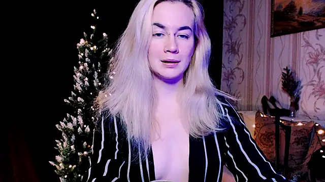 xxxcharismaaa online show from December 14, 8:02 pm