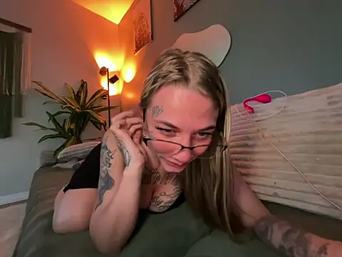 chloetease online show from July 8, 3:00 am