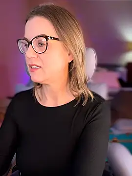 MaiseKnox online show from February 18, 11:44 pm