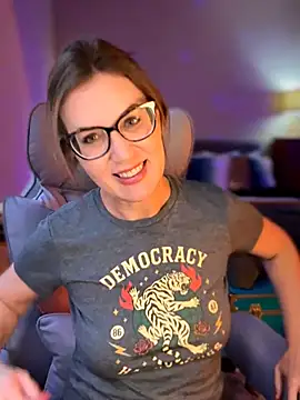 MaiseKnox online show from April 17, 9:29 pm