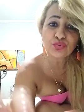 vivifernades online show from December 9, 4:37 pm