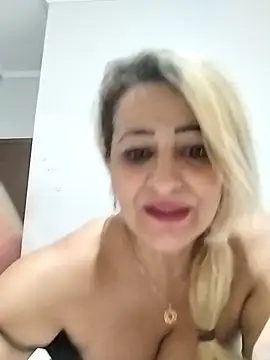 vivifernades online show from February 14, 5:57 pm