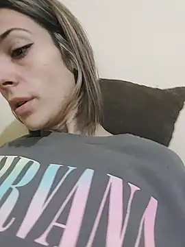 JoLeNe27 online show from December 3, 5:37 am