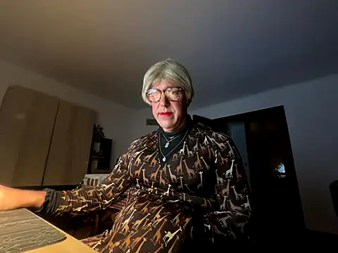 Erika trav07 online show from September 16, 9:16 pm