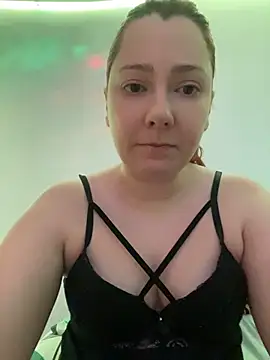 Patriciamoura69 online show from August 7, 10:01 pm