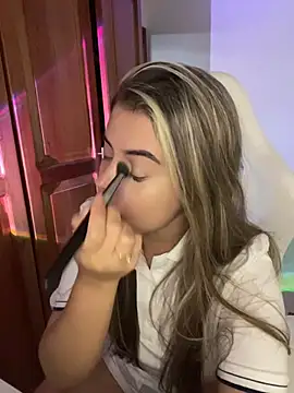 Snapshot of Miss_valeriaa chatting on June 18, 10:58 pm Miss valeriaa online show from June 18, 10:58 pm
