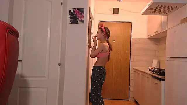 simyhvn online show from February 17, 5:37 am