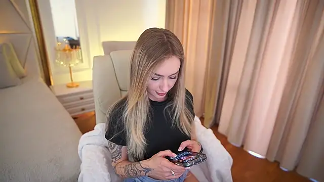 GraceCandy online show from April 14, 2:01 pm