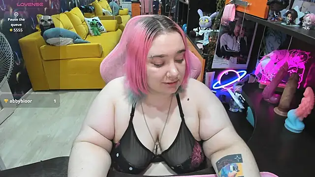 Snapshot of Softie_Sofy chatting on June 11, 2:53 am Softie Sofy online show from June 11, 2:53 am