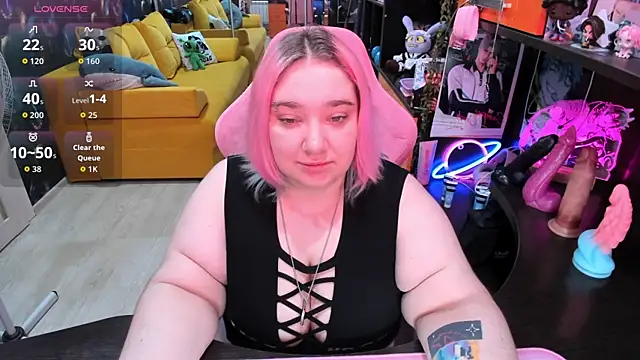 Snapshot of Softie_Sofy chatting on June 13, 2:42 am Softie Sofy online show from June 13, 2:42 am