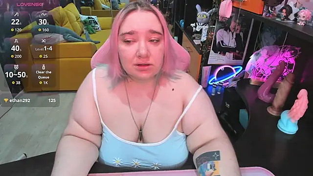 Snapshot of Softie_Sofy chatting on June 16, 2:58 am Softie Sofy online show from June 16, 2:58 am