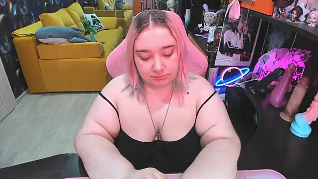 Snapshot of Softie_Sofy chatting on June 30, 2:34 am Softie Sofy online show from June 30, 2:34 am
