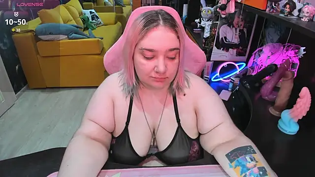 Snapshot of Softie_Sofy chatting on July 3, 2:29 am Softie Sofy online show from July 3, 2:29 am