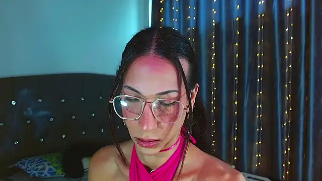 Kenisha Sweet online show from February 1, 2:04 pm