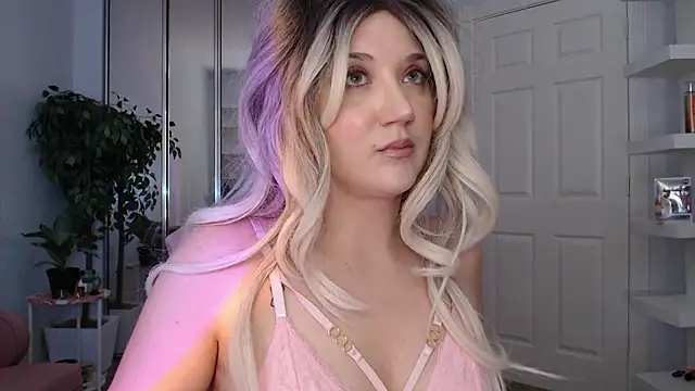 GoddessEmmy online show from March 5, 9:22 pm