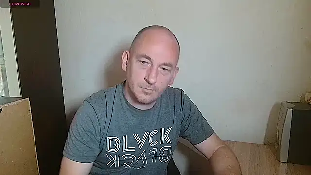 Johan   Barker online show from May 22, 10:43 am