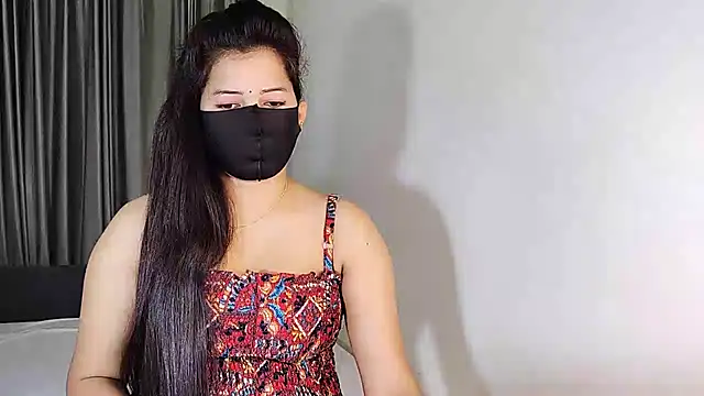 YourLovelyQueen online show from December 27, 3:09 am
