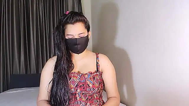 YourLovelyQueen online show from January 24, 5:32 pm