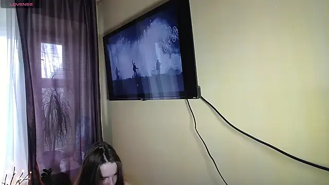 CindyJonson online show from March 28, 8:58 am