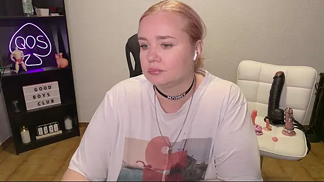 MargotGrey online show from June 14, 5:15 pm