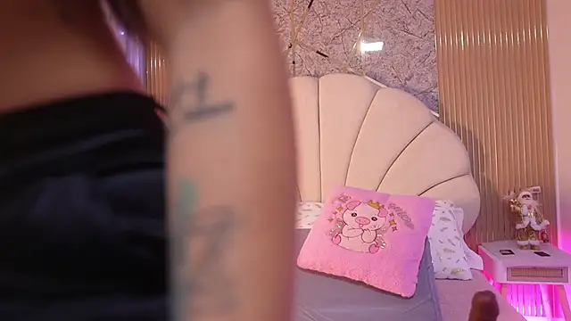 Snapshot of mssburbuja chatting on December 18, 3:12 am mssburbuja online show from December 18, 3:12 am