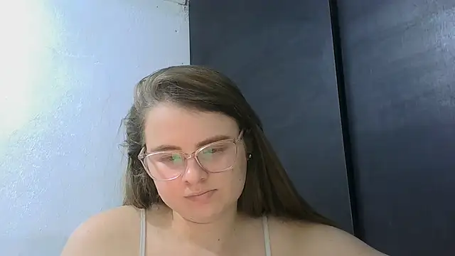Snapshot of HellenMiyer1111 chatting on July 9, 8:02 pm HellenMiyer1111 online show from July 9, 8:02 pm