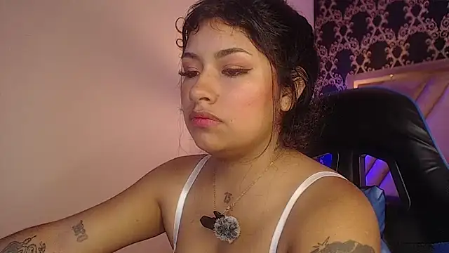 Snapshot of ChantalPetit chatting on June 12, 3:22 pm ChantalPetit online show from June 12, 3:22 pm