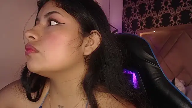 Snapshot of ChantalPetit chatting on July 9, 2:54 pm ChantalPetit online show from July 9, 2:54 pm