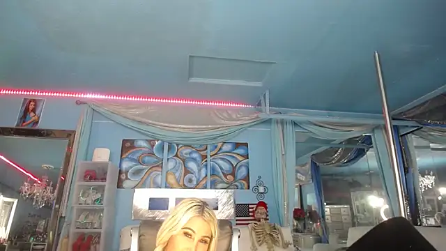ADRIANNA FOX online show from May 22, 3:24 am