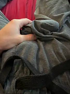 Snapshot of j1991j chatting on October 5, 8:01 am j1991j online show from October 5, 8:01 am