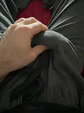 Snapshot of j1991j chatting on March 22, 8:07 am j1991j online show from March 22, 8:07 am