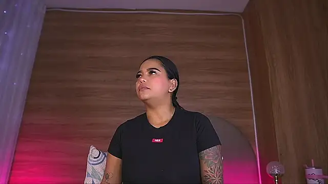 alexaa walker online show from March 31, 11:54 am