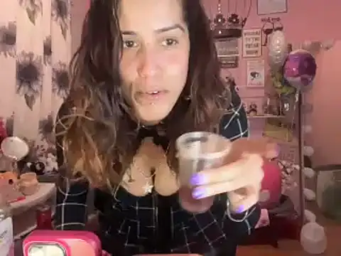 latinacubana online show from January 4, 9:54 am