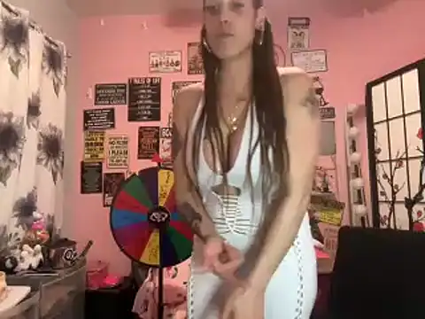 latinacubana online show from January 13, 3:45 am