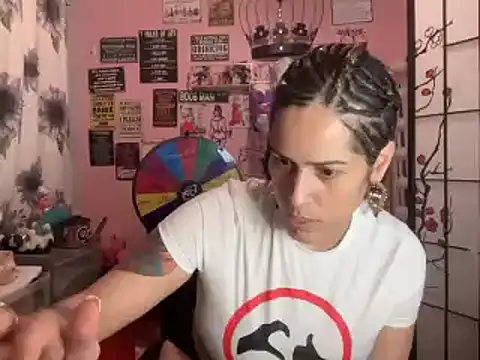 latinacubana online show from January 22, 2:37 am