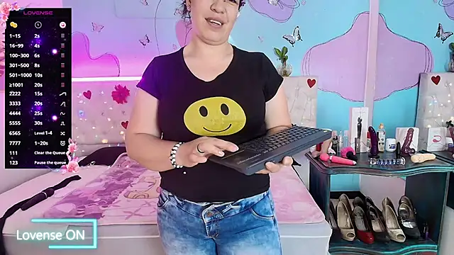 Zaly mature online show from June 4, 11:22 pm
