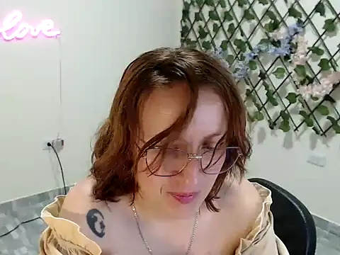 kittykalor09 online show from April 18, 3:16 pm