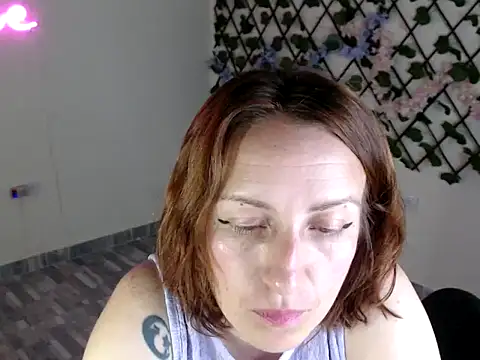 kittykalor09 online show from April 18, 10:10 pm